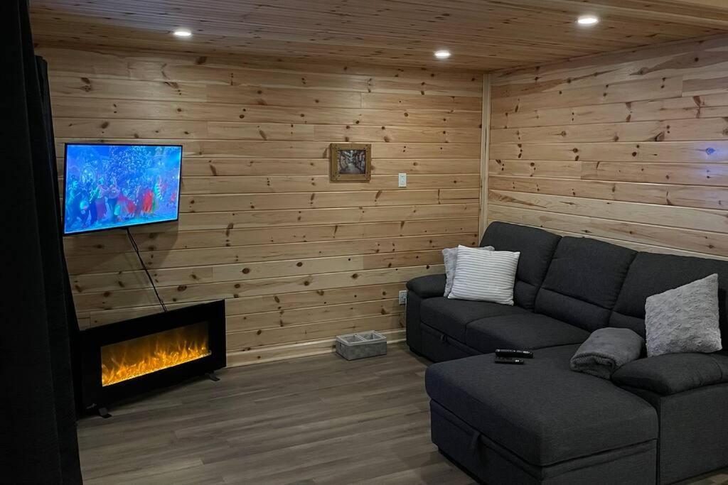 Chalet le Huard directement au bord du lac Saint-Zénon Extérieur photo